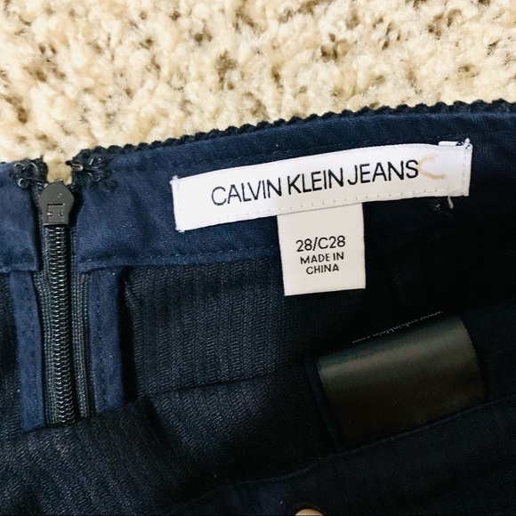CALVIN KLEIN JEANS black corduroy mini skirt sz 28 - Picture 8 of 9